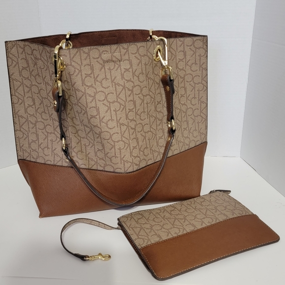 Calvin Klein Handbags - Large Calvin Klein Bag